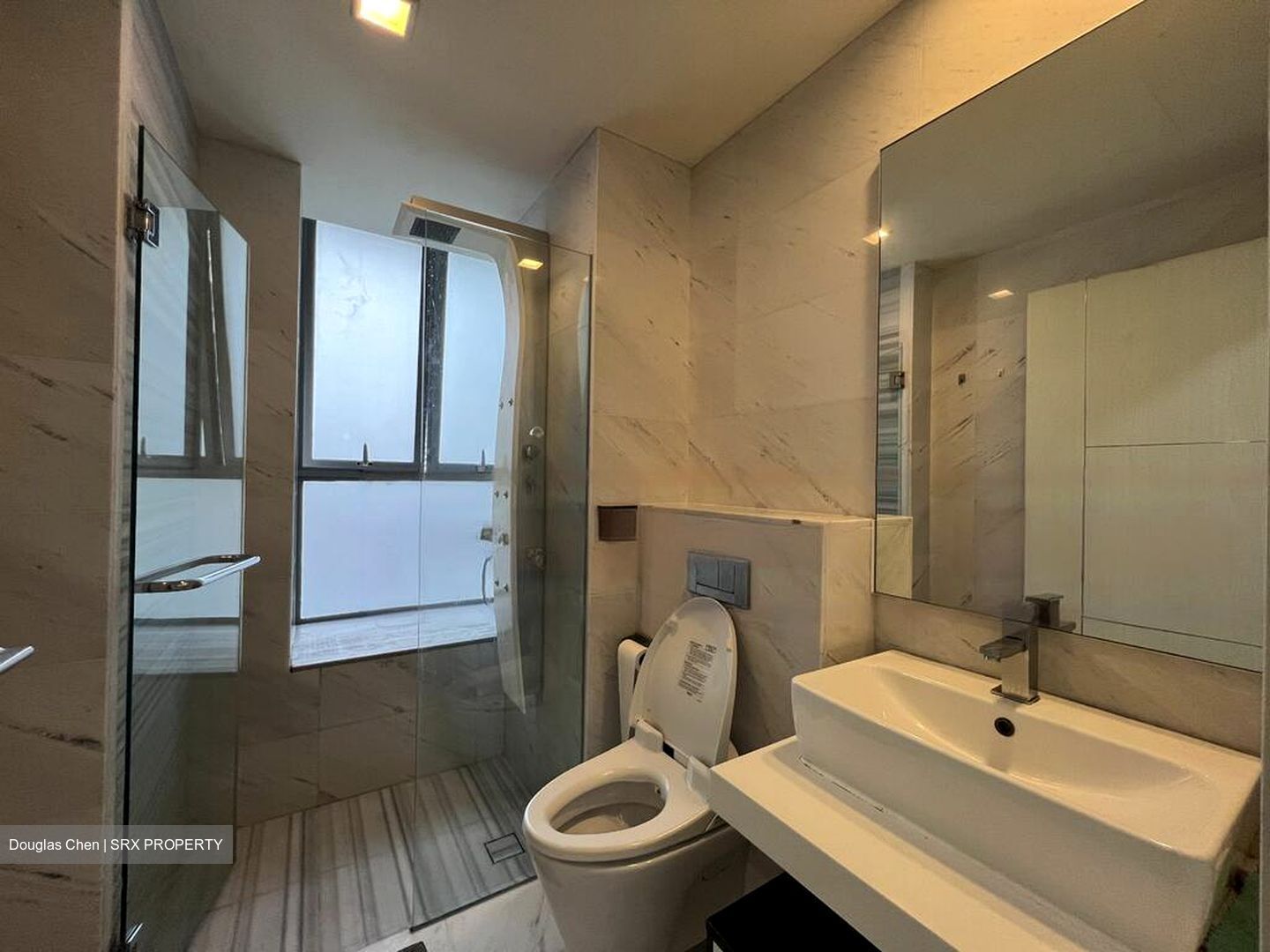 Lincoln Suites (D11), Condominium #462140791
